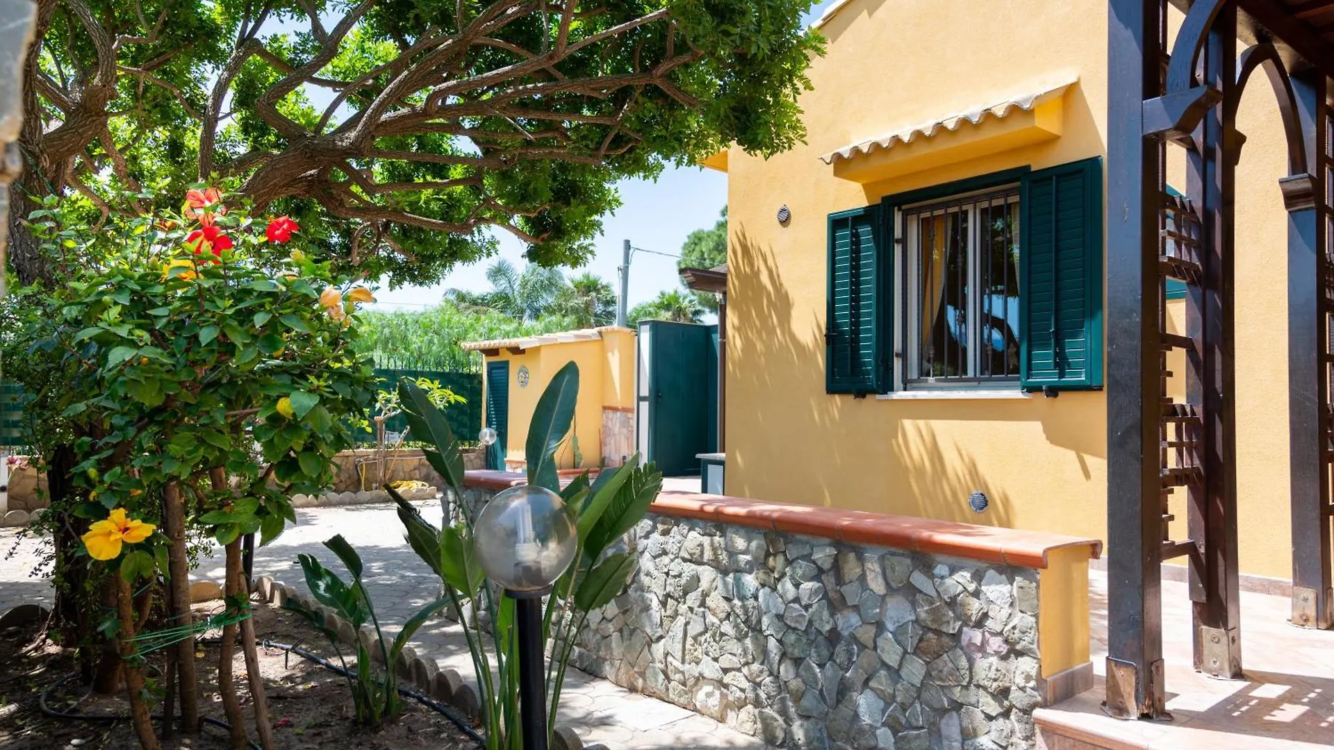 Villa Mare Blu Campofelice Di Roccella 0*,  Italien